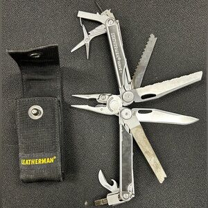 Leatherman Wave multitool with case